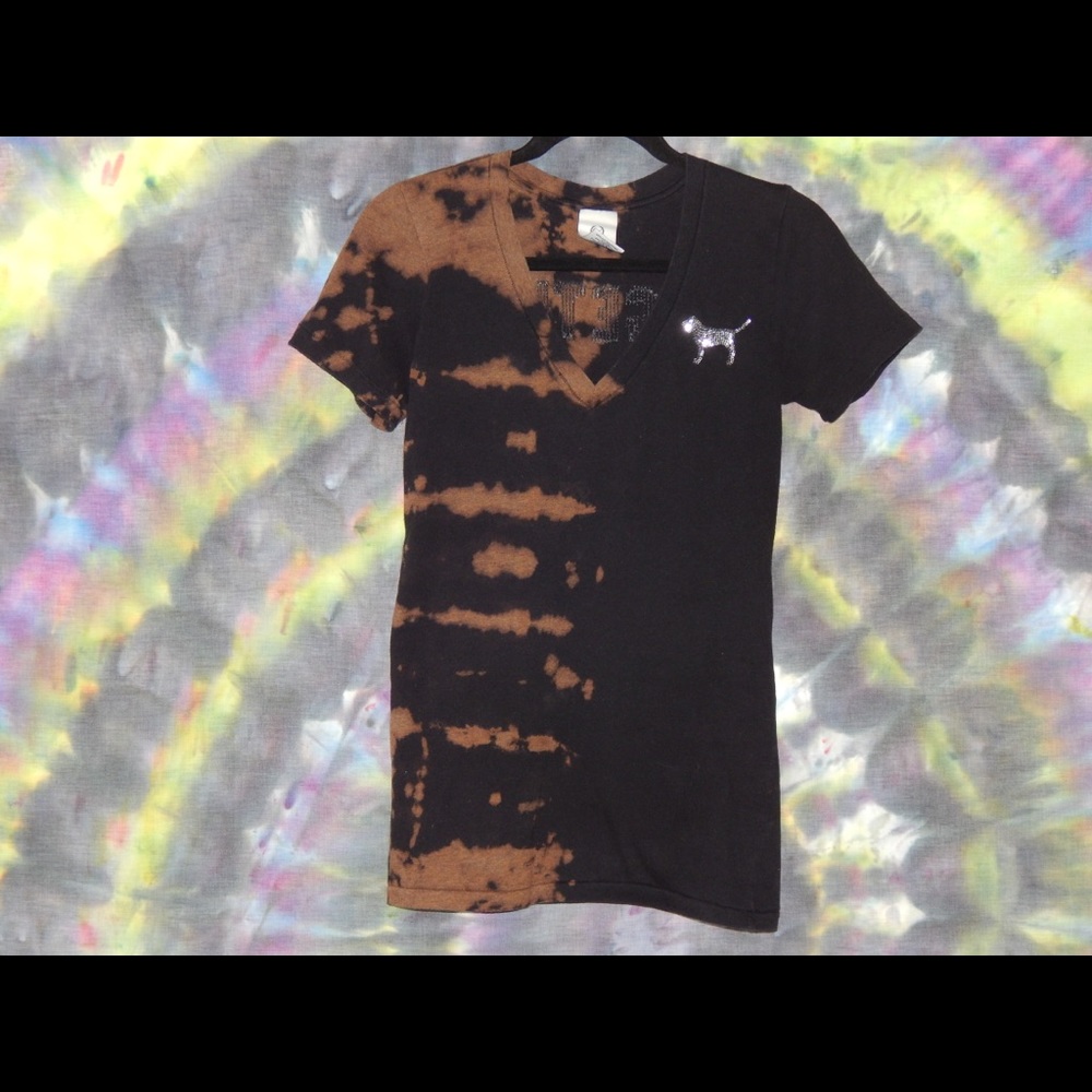 Med reverse dyed VS Pink v neck T-shirtSOLD